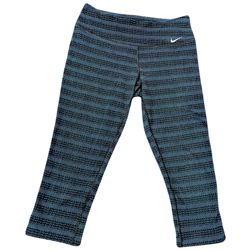 Nike women’s capri black and blue athletic leggings size small